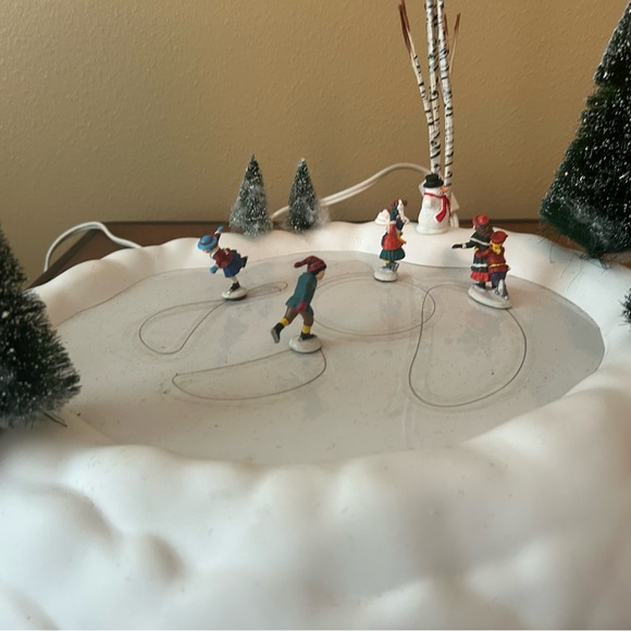 Department 56 Other - Department 56 Village Animated Skating Pond
